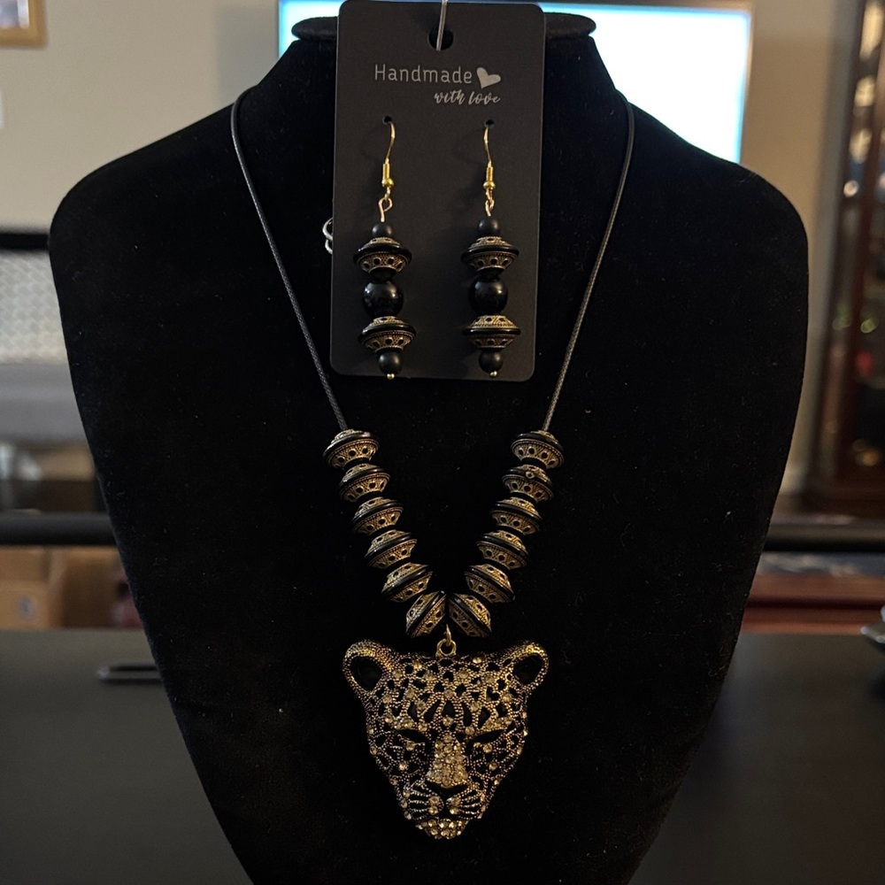 Handmade Black and Gold Leopard Necklace Set